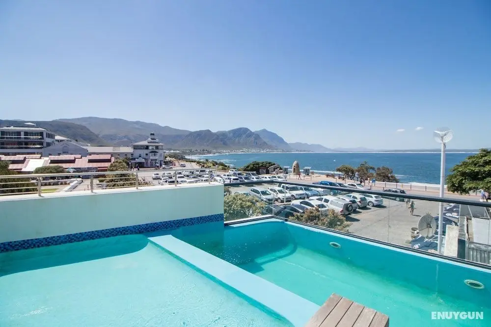 Harbour Square Hotel - Havuz