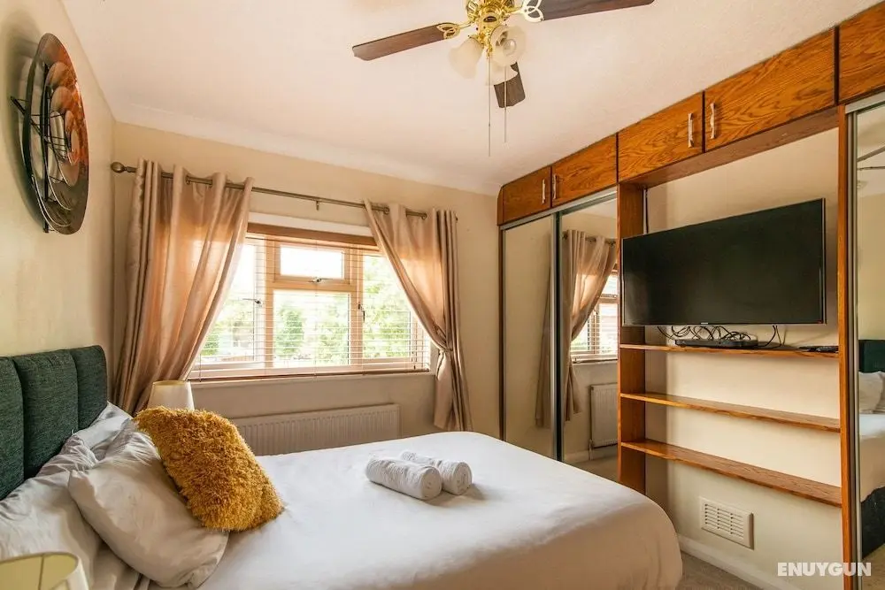 Harmony House- Impeccable 4-bed in Derby - Öne Çıkan Resim
