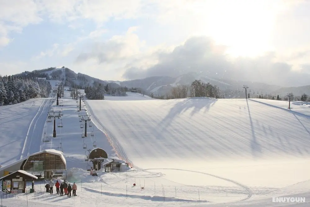 Hotel Harvest Skijam Katsuyama - Kayak ve Snowboarding