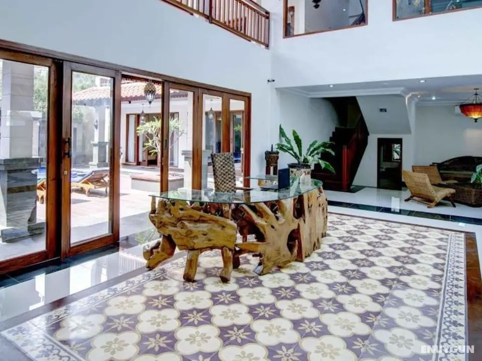 Hastinapura Residence - Lobi