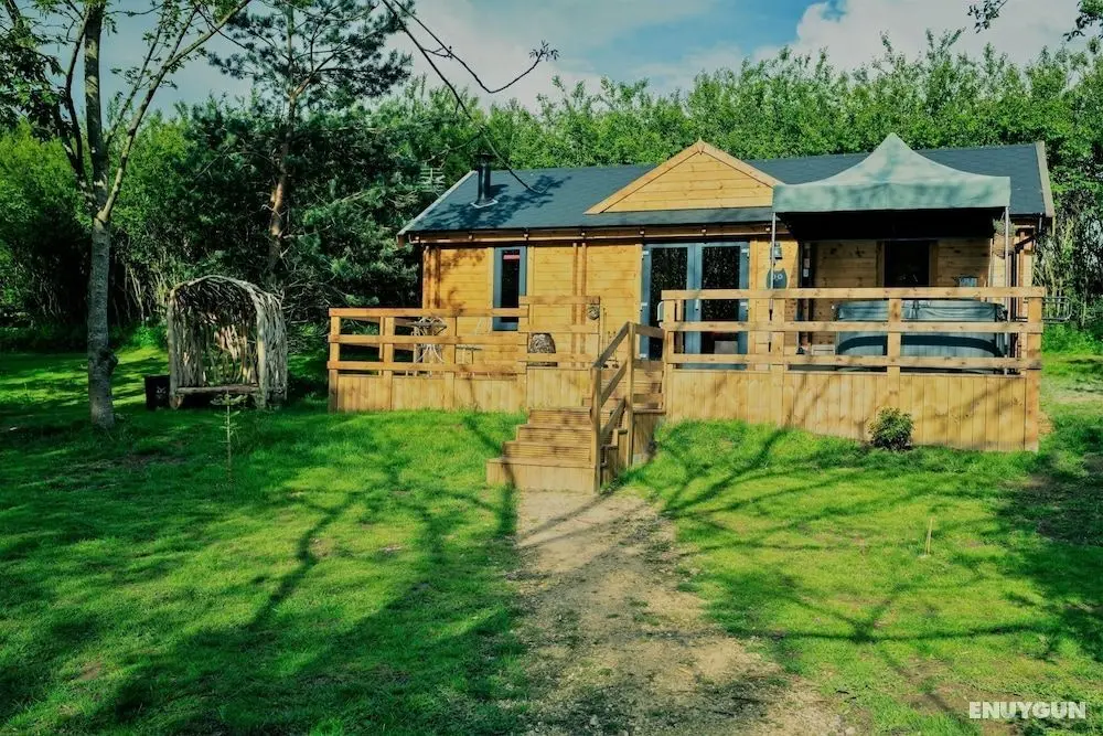 Hawthorn Hideaway - Öne Çıkan Resim