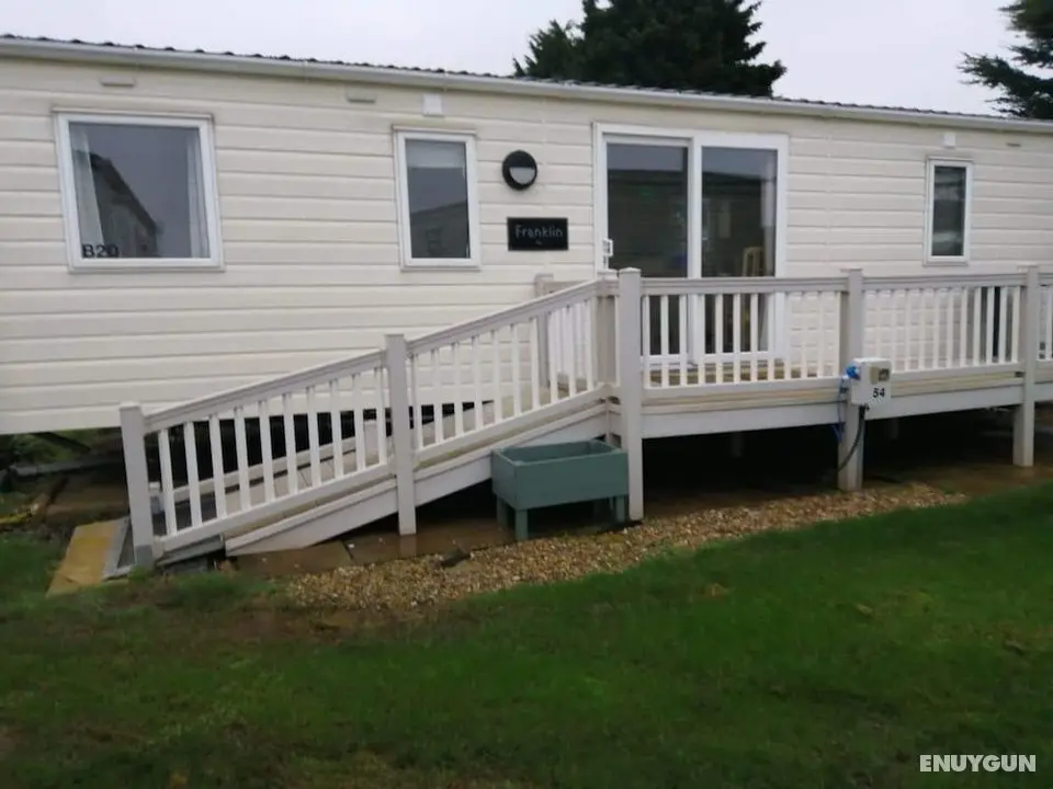 Heachan 3 Bedroom van With Decking - Öne Çıkan Resim
