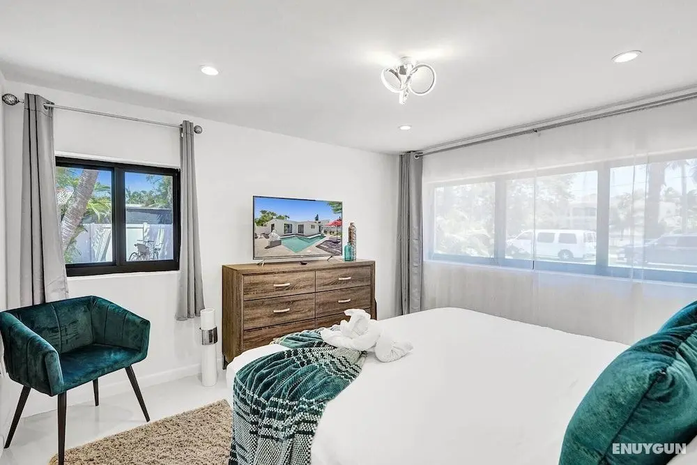Heated Private Pool 4BR Modern home - Oda