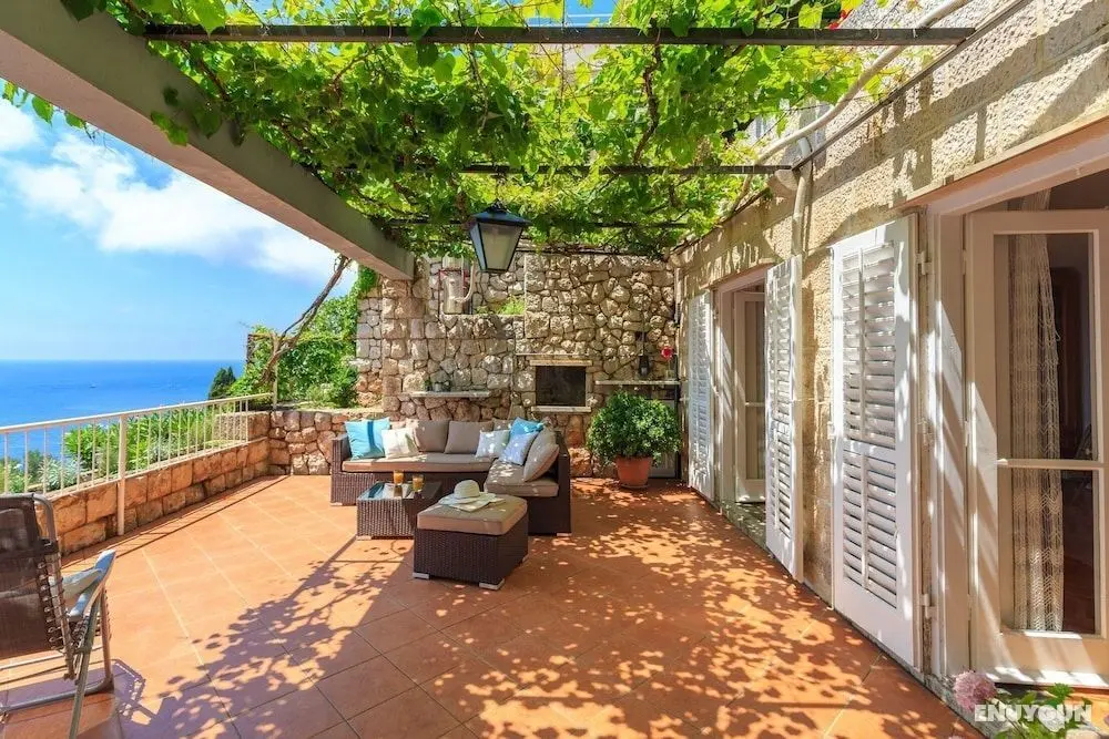 Hedera Estate, Hedera A13 - Öne Çıkan Resim