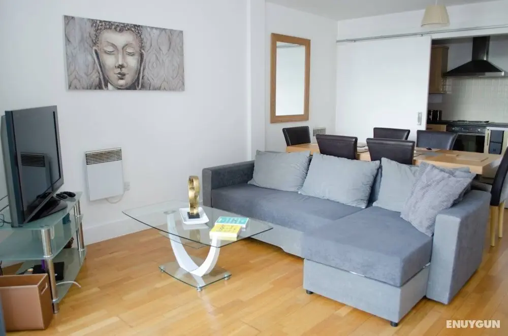 Henry Street - Apt 22 - Öne Çıkan Resim