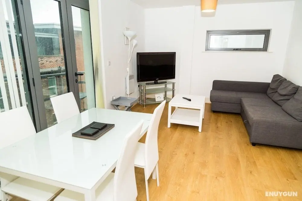 Henry Street - Apt 47 - Öne Çıkan Resim