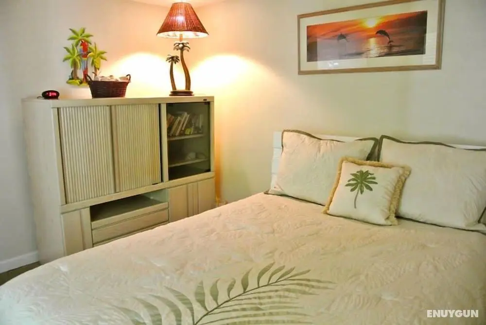 Herb's Santa Maria Harbour Resort Condo - Oda