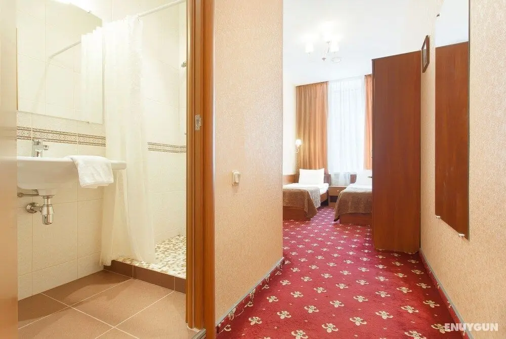 By Hermitage House - Öne Çıkan Resim