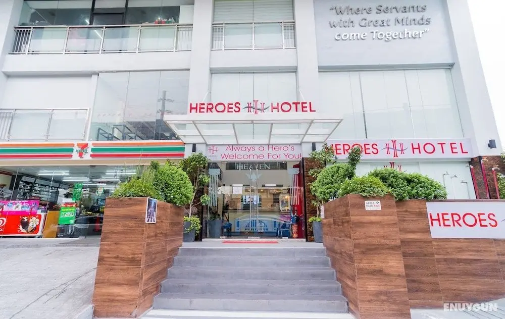 Heroes Hotel - Öne Çıkan Resim
