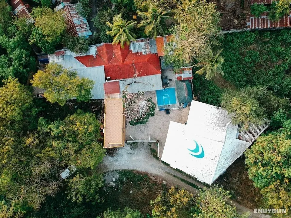 HideAway Dive Hostel - Dış Mekan