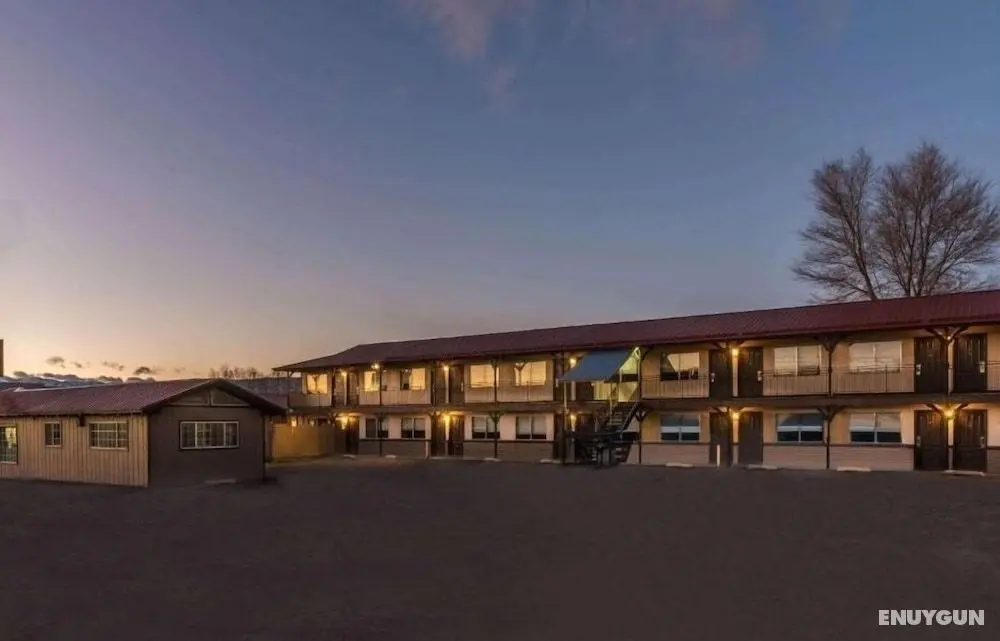 High Desert Inn - Öne Çıkan Resim