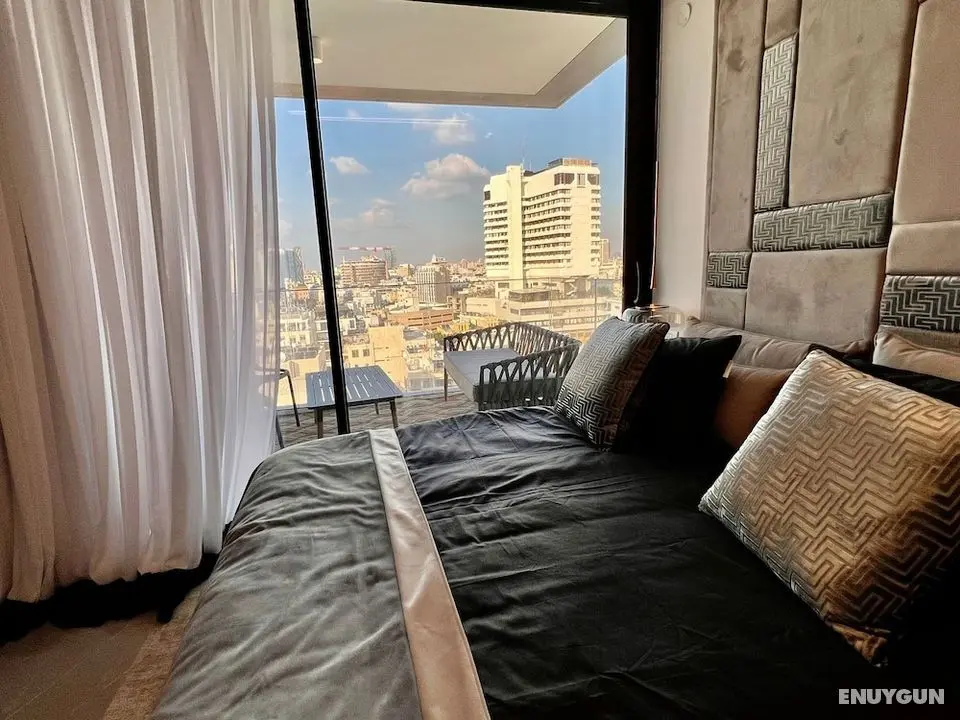 High End & City View by FeelHome - Oda