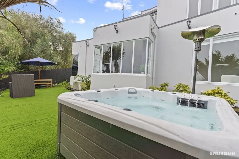 High-end Modern Villa Spa Pool & Views - Öne Çıkan Resim