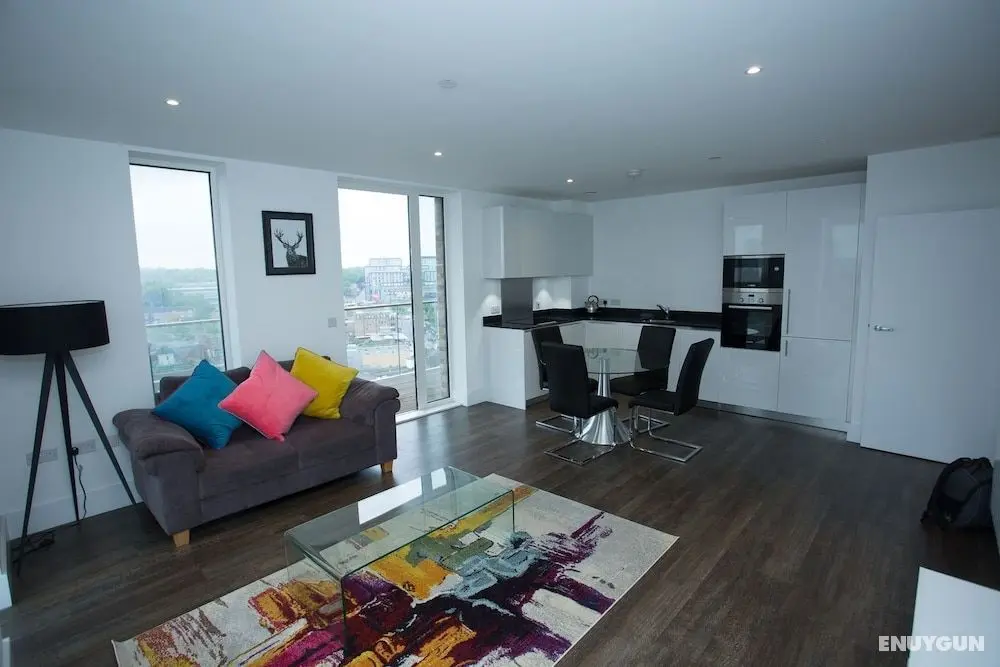 High view 2 Bedroom apt - Woolwich - Öne Çıkan Resim