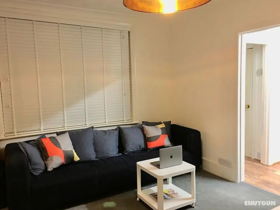 Highfield University House - Öne Çıkan Resim
