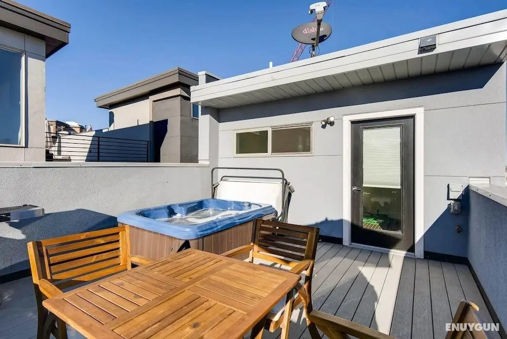 The Highland Square Experience Lohi Townhome With Hot Tub - Öne Çıkan Resim