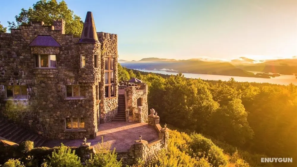 HIGHLANDS CASTLE overlooking Lake George.. plus 2 other Castles! - Öne Çıkan Resim