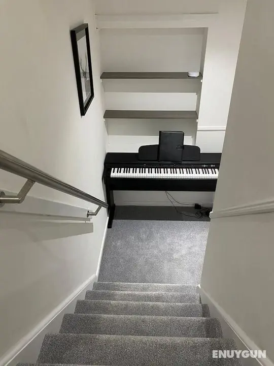 Hillside House - Lobi