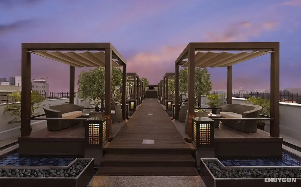 Hilton Chennai - Bar