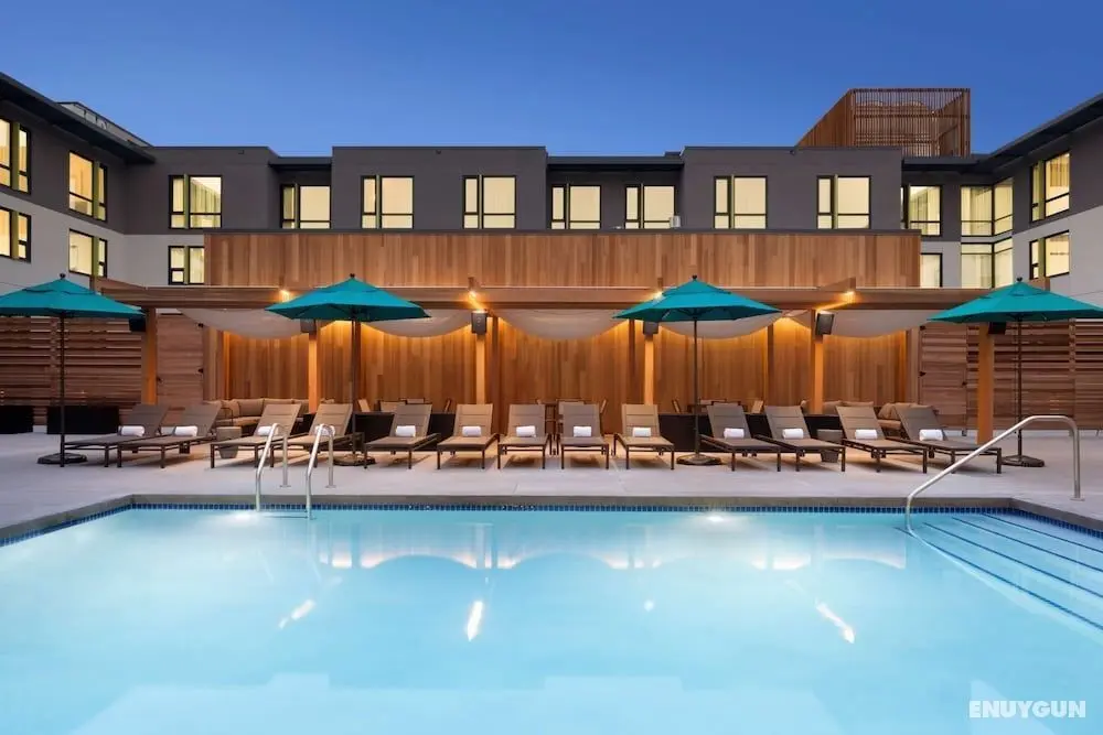Hilton Garden Inn Boulder - Havuz
