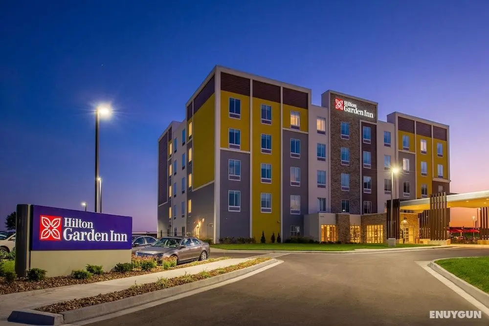 Hilton Garden Inn Kansas City Airport - Dış Mekan