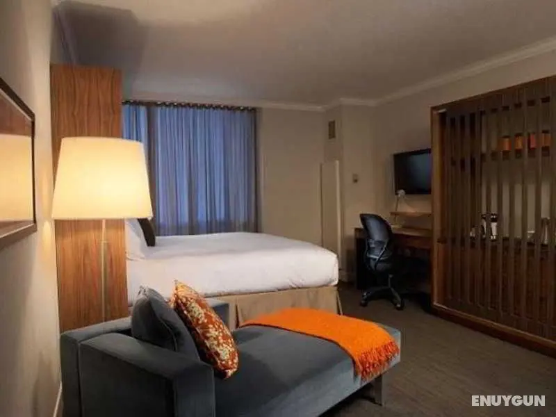 Hilton Toronto Airport Hotel & Suites - Oda