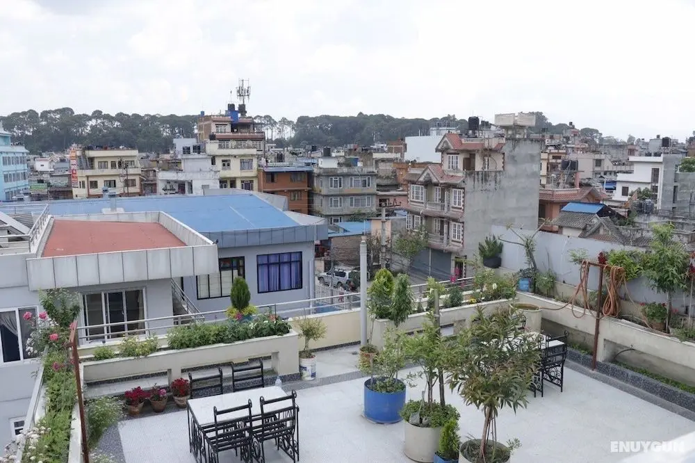Himalayan Hotel and Service Apartments - Oda Düzeni