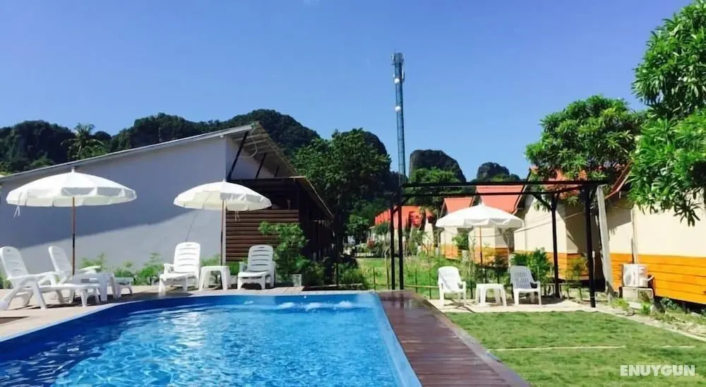 The Hip Resort at Phi Phi - Havuz