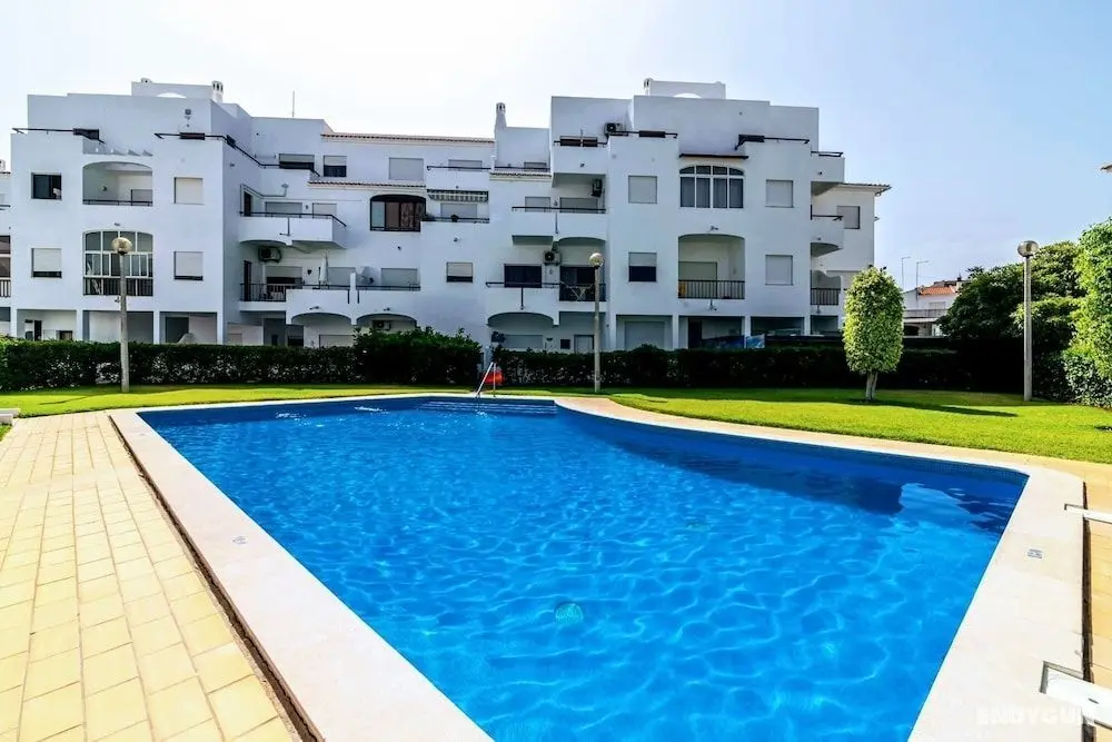 Holiday 1 Bed Apartment With Pool in Albufeira - Öne Çıkan Resim