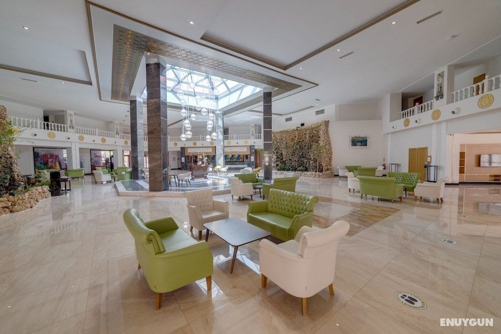 The Holiday Resort Hotel