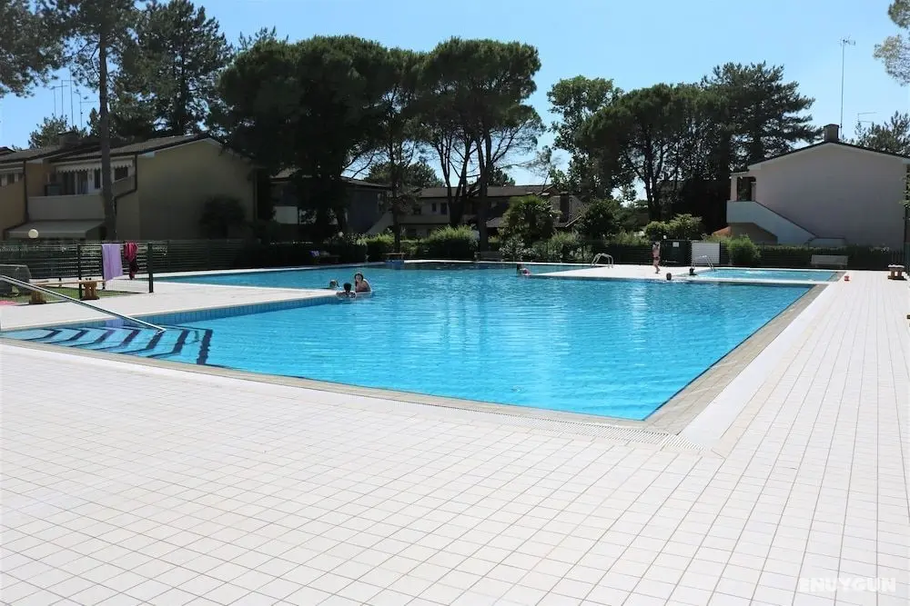 Holiday Complex With Pool, Near Beach in Bibione - Private Beach Place Included - Öne Çıkan Resim
