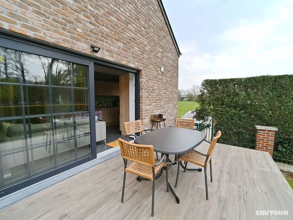 Holiday Home, Ideally Equipped for a Maximum of 4 People, 200m From the Ourthe - Oda Düzeni