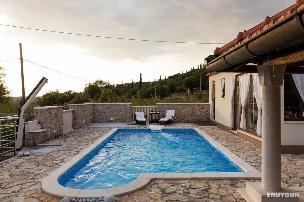 Holiday Home Lazuština Paradise - Havuz