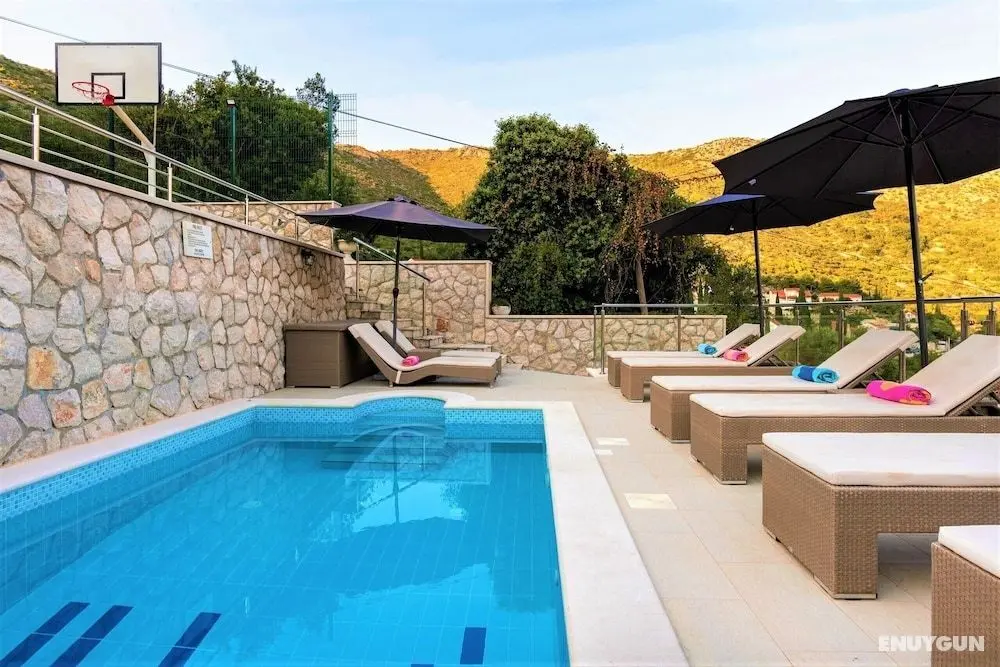 Holiday Home with Private heated Pool, Sea view & Basketball Court - Öne Çıkan Resim