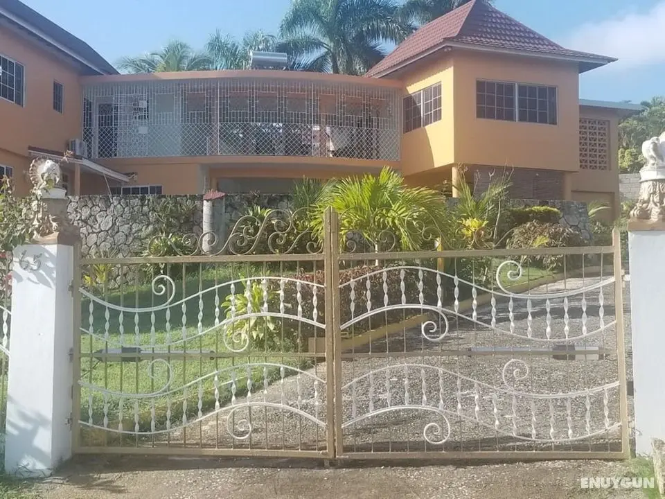 Holiday House at Villa Montego - Öne Çıkan Resim