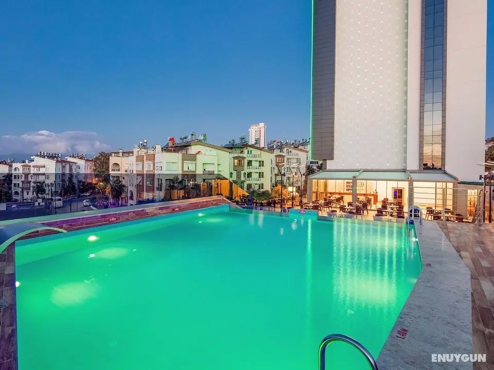 Holiday Inn Antalya - Lara, an IHG Hotel - Havuz