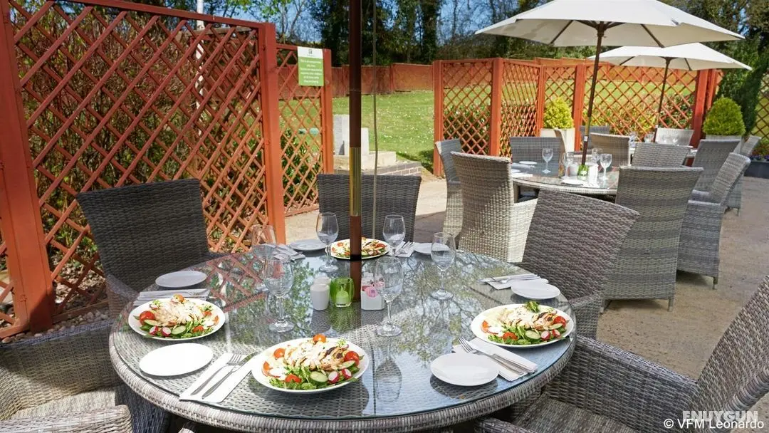 Holiday Inn Bristol Airport - Manzara / Peyzaj