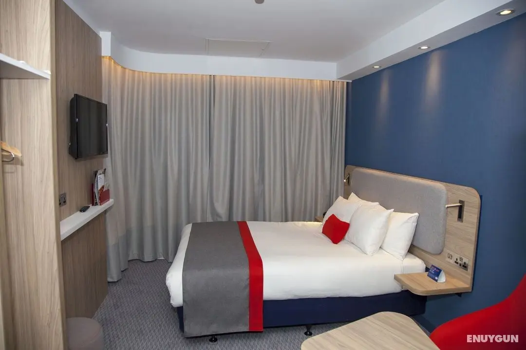 Holiday Inn Express Cardiff Bay - Genel