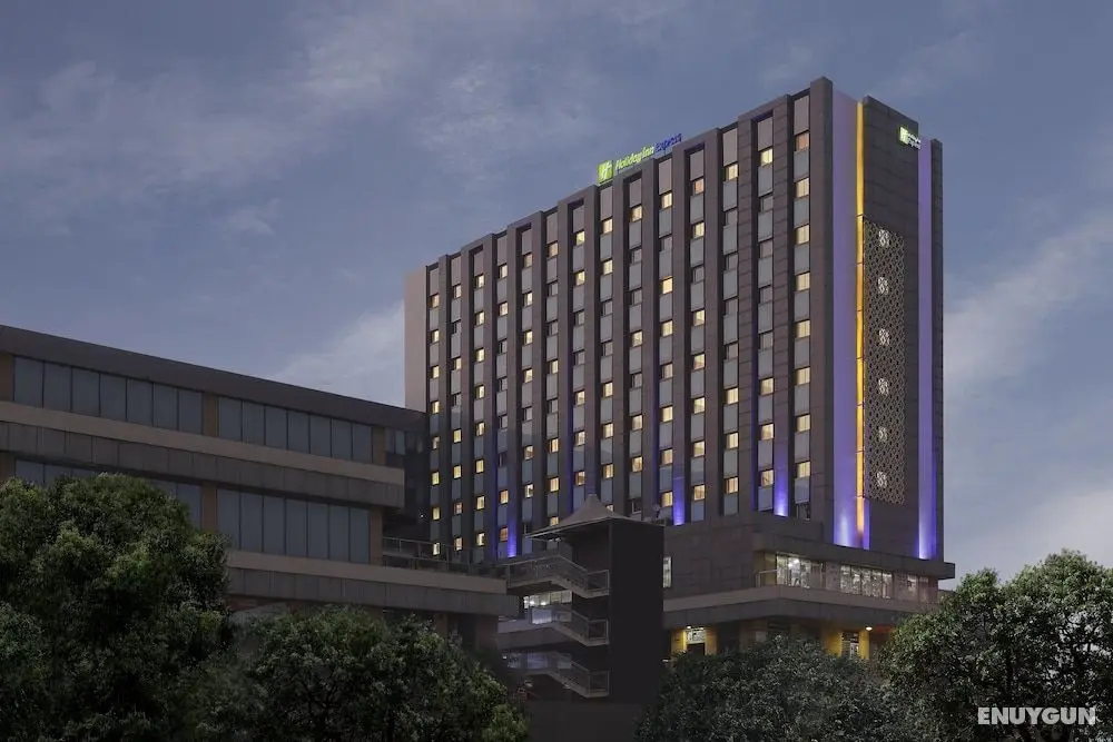 Holiday Inn Express Gurugram Sector 50, an IHG Hotel - Dış Mekan