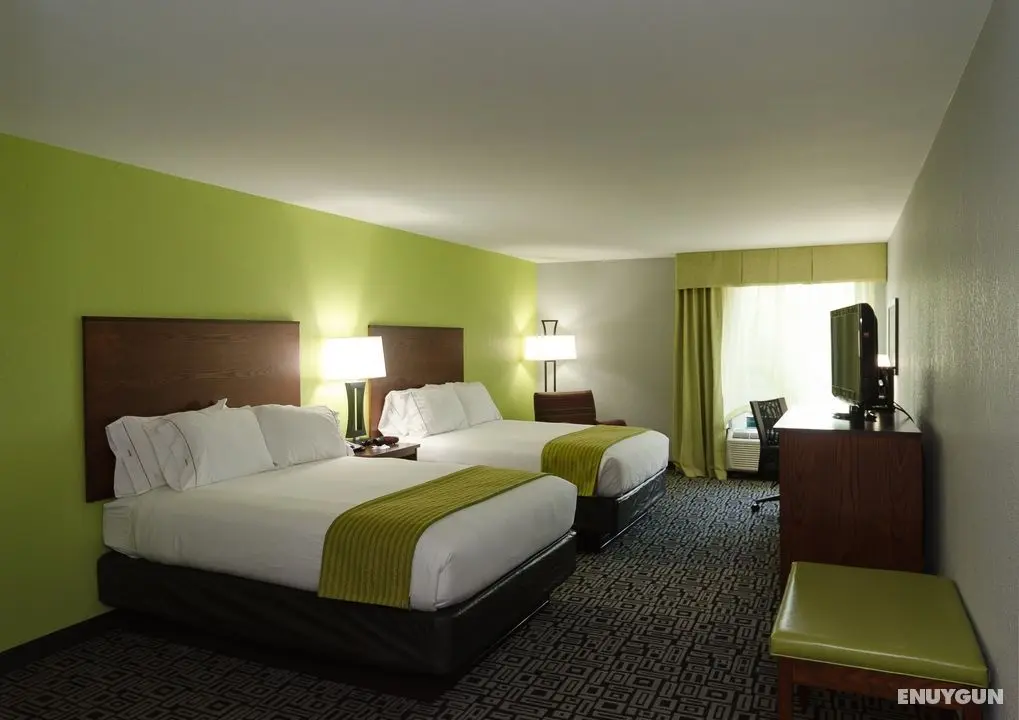 Holiday Inn Express Hickory - Hickory Mart - Oda