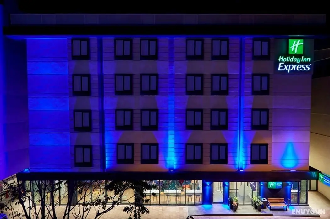 Holiday Inn Express İstanbul - Ataköy Metro, an IHG Hotel - Dış Mekan