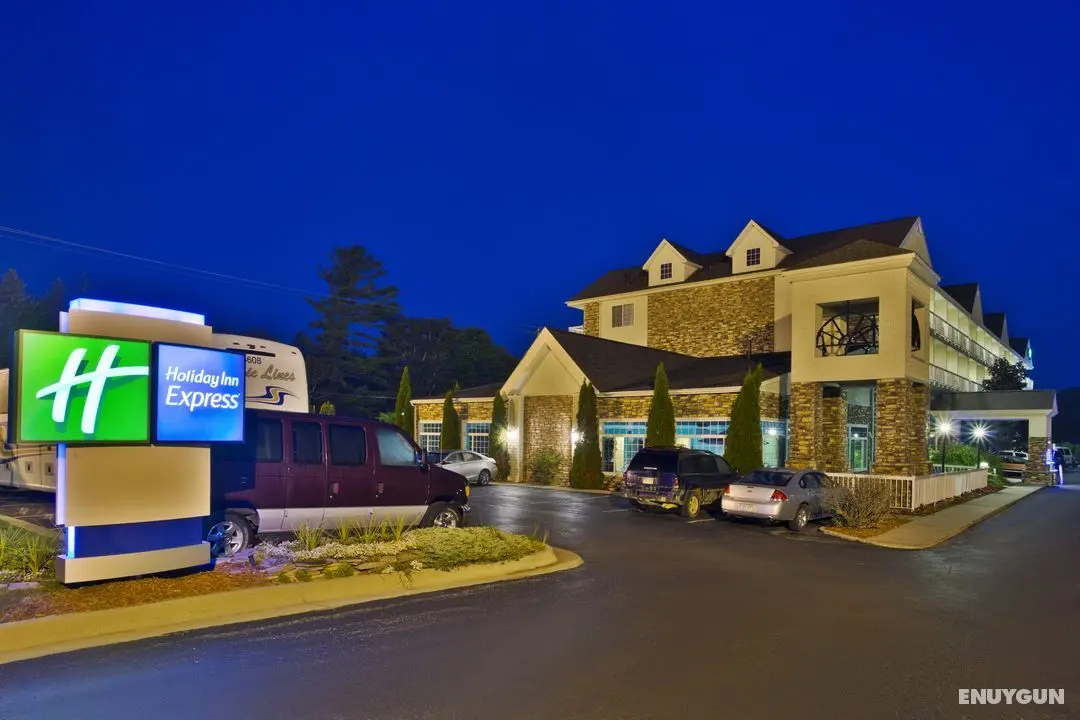 Holiday Inn Express Mackinaw City - Genel