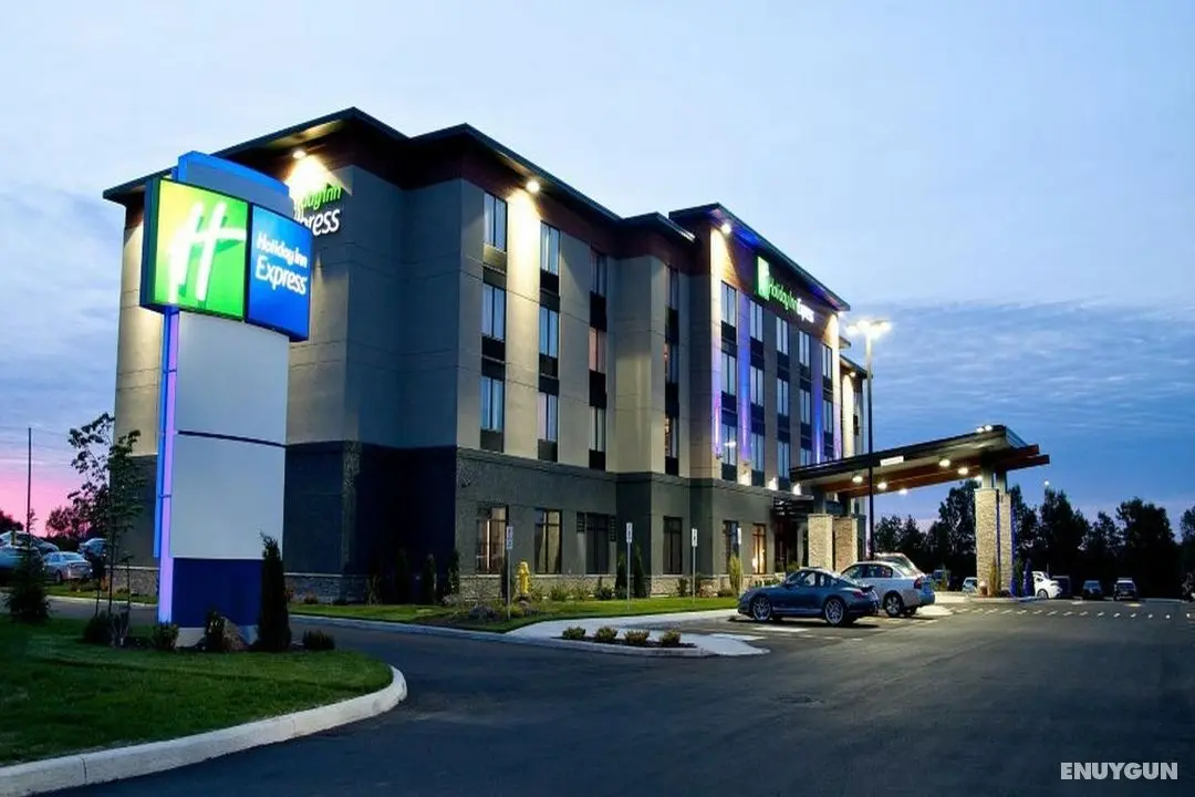 Holiday Inn Express Pembroke - Genel