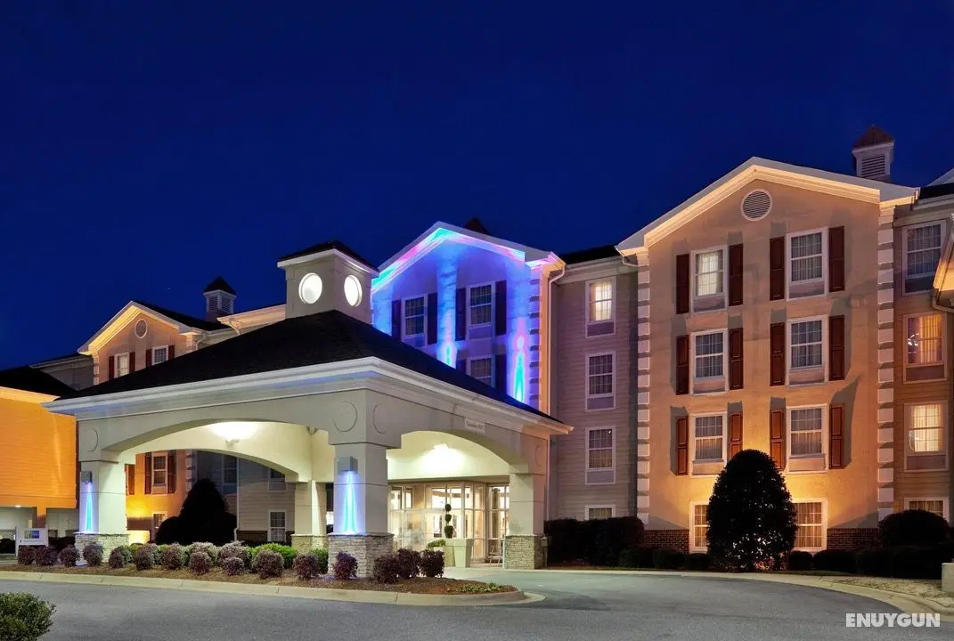Holiday Inn Express Hotel & Suites Conover (Hickor - Genel