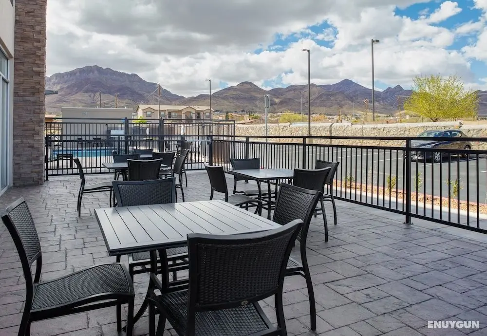 Holiday Inn Express and Suites El Paso North, an IHG Hotel - Oda Düzeni