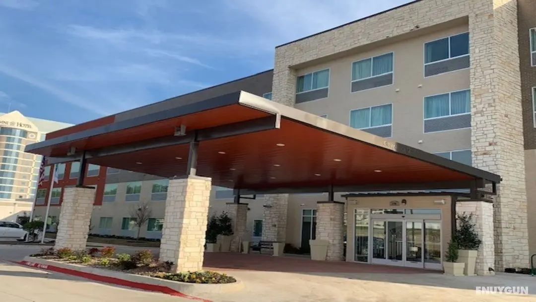 HOLIDAY INN EXPRESS AND SUITES FARMERS BRANCH - Genel