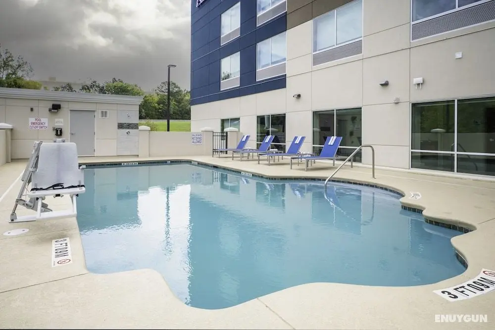 Holiday Inn Express & Suites Rock Hill, an IHG Hotel - Havuz