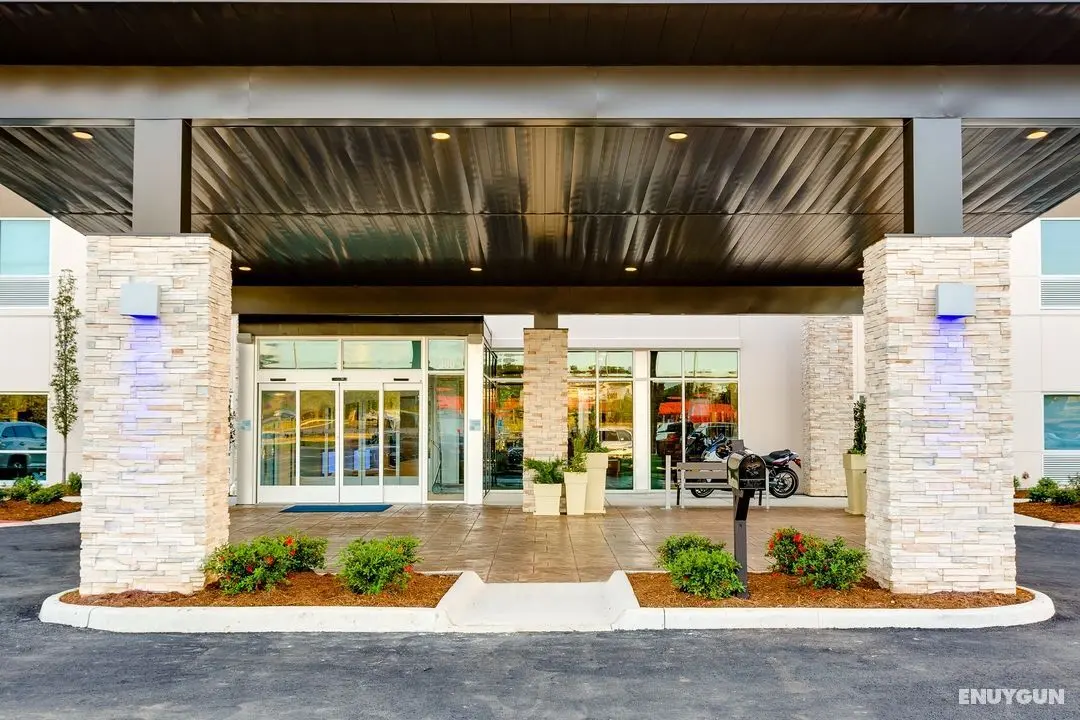 Holiday Inn Express and Suites Russellville - Genel