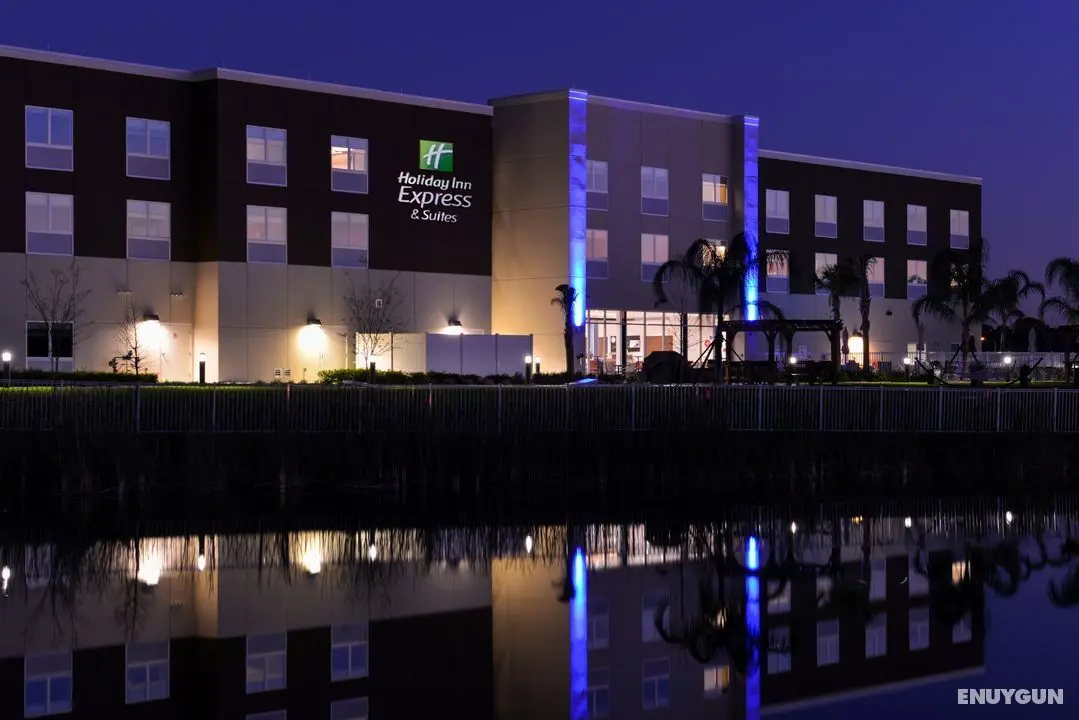 Holiday Inn Express and Suites Trinity - Genel