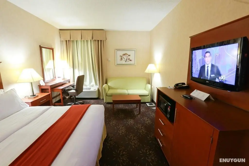 Holiday Inn Express and Suites West Chester - Genel
